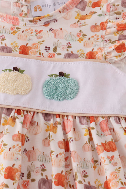 Beige french knot ruffle shorts set