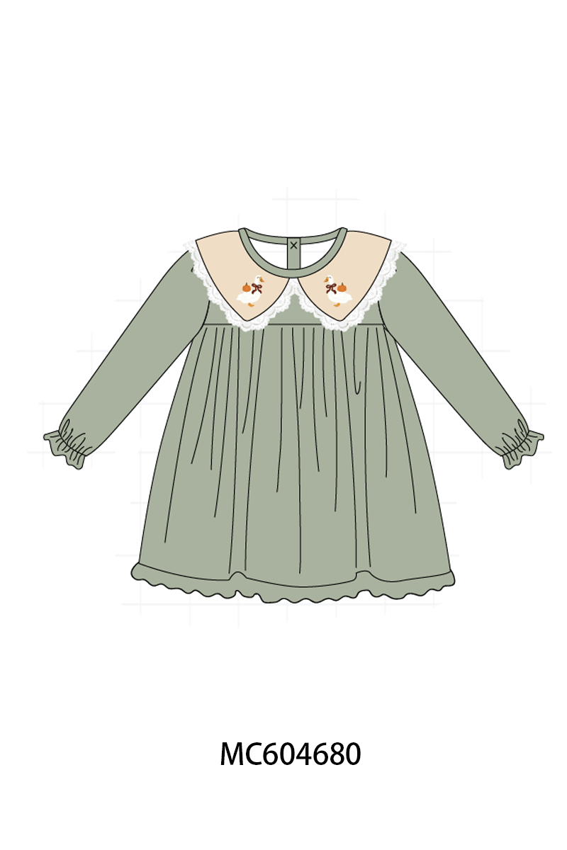 Green goose pumpkin embroidery dress
